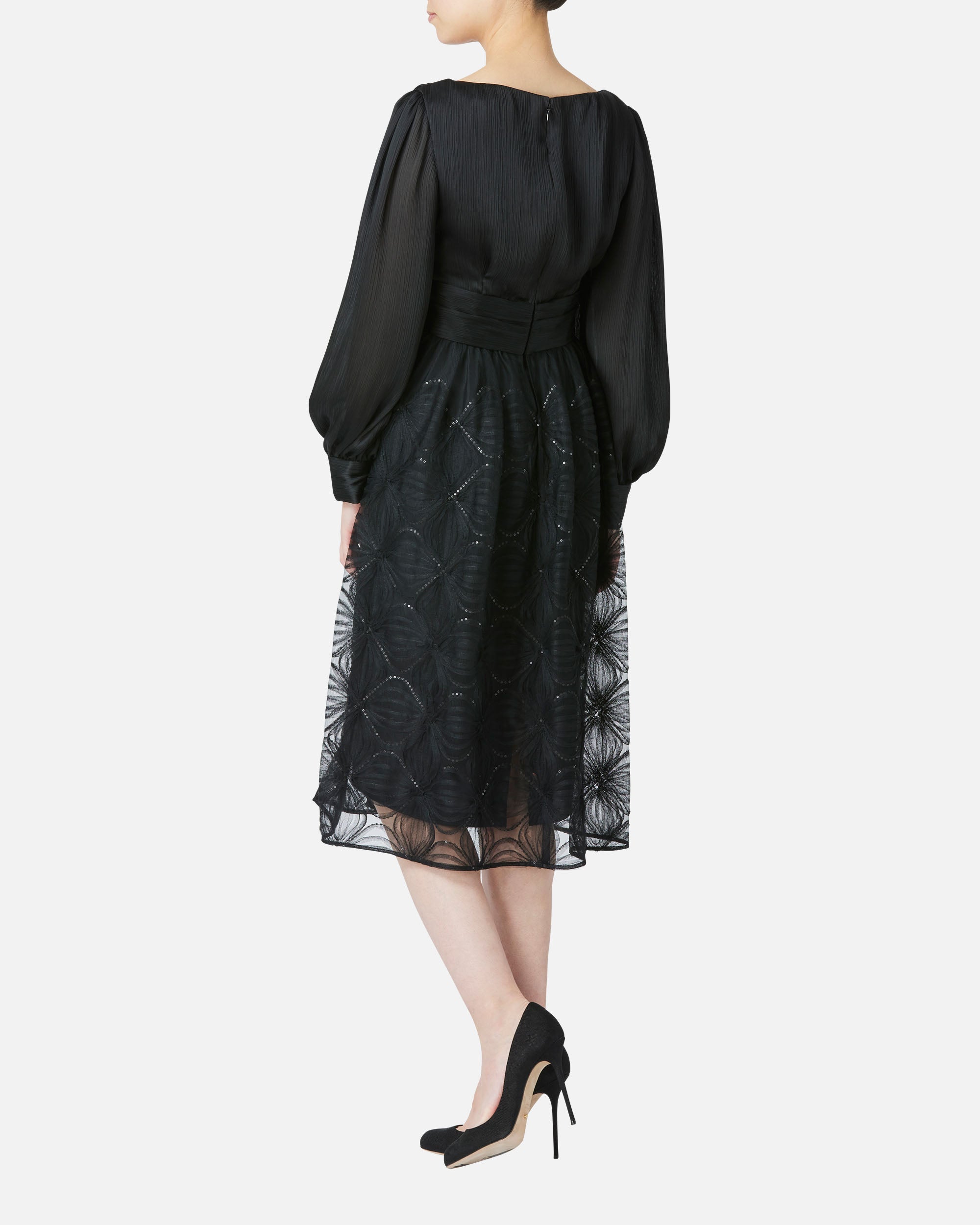 Crepe x Tulle Embroidery Dress