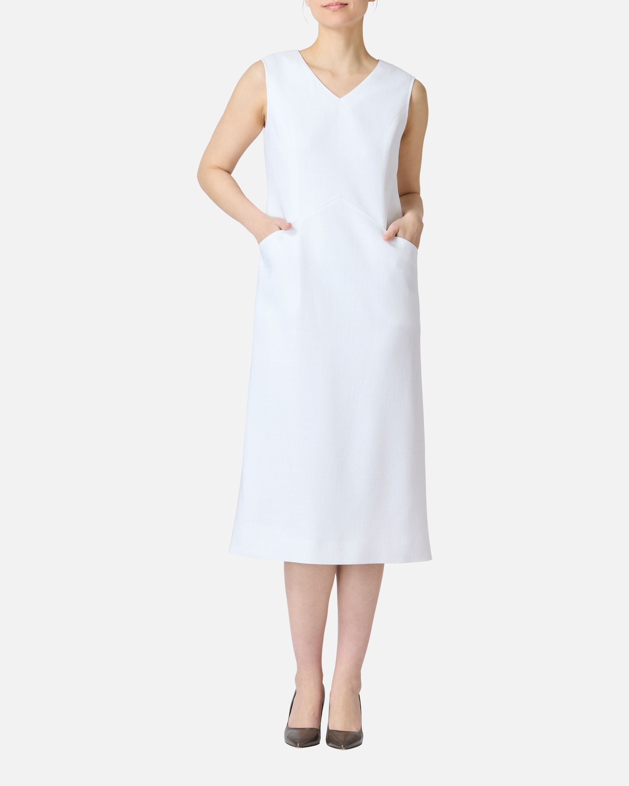 V-neck sleeveless dress