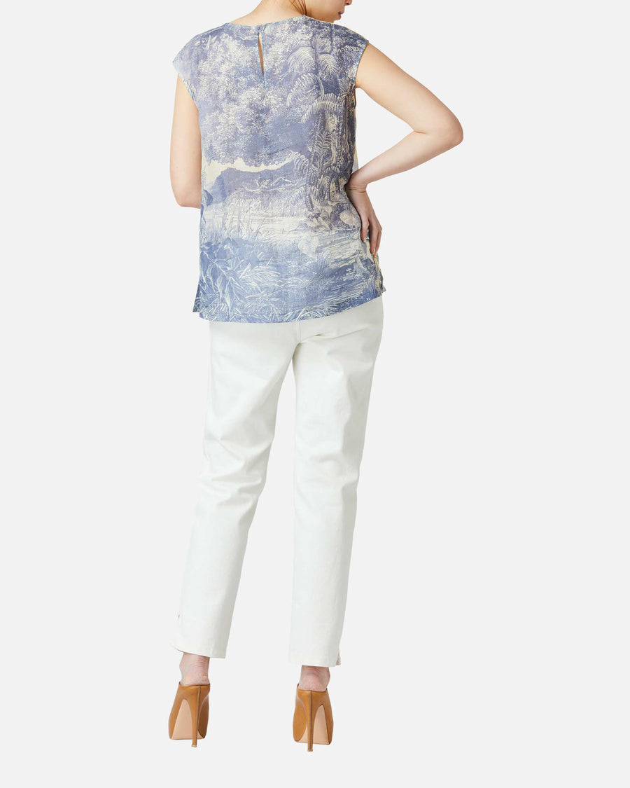 White denim pants