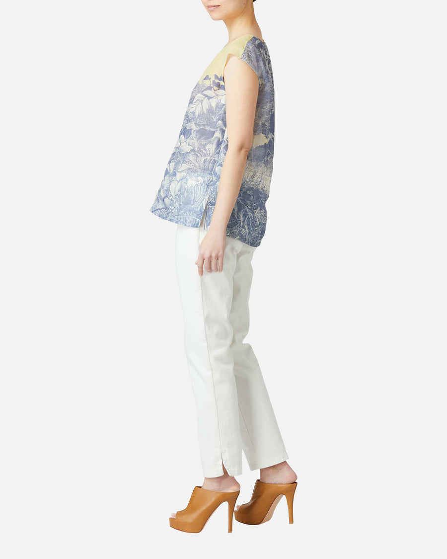 White denim pants