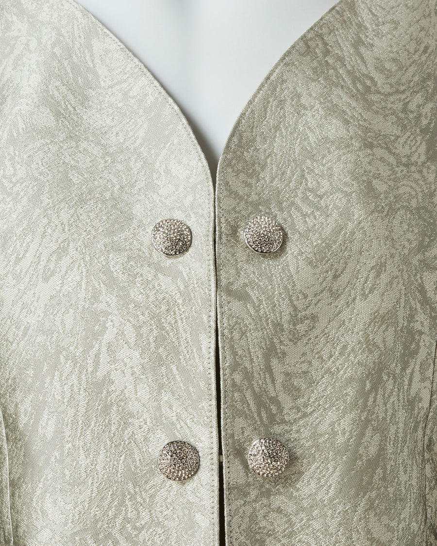 Heart neck collarless jacket