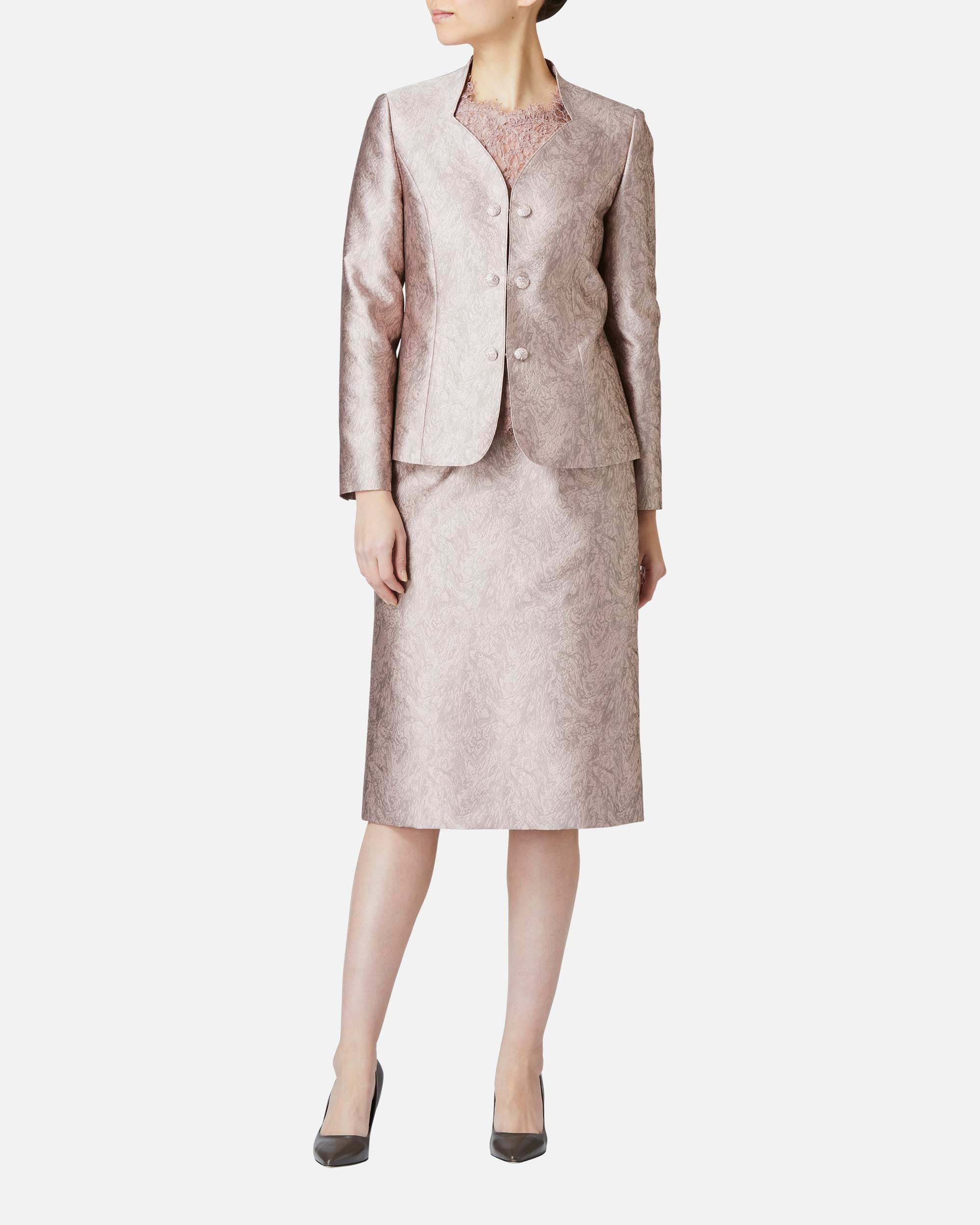 Heart neck collarless jacket