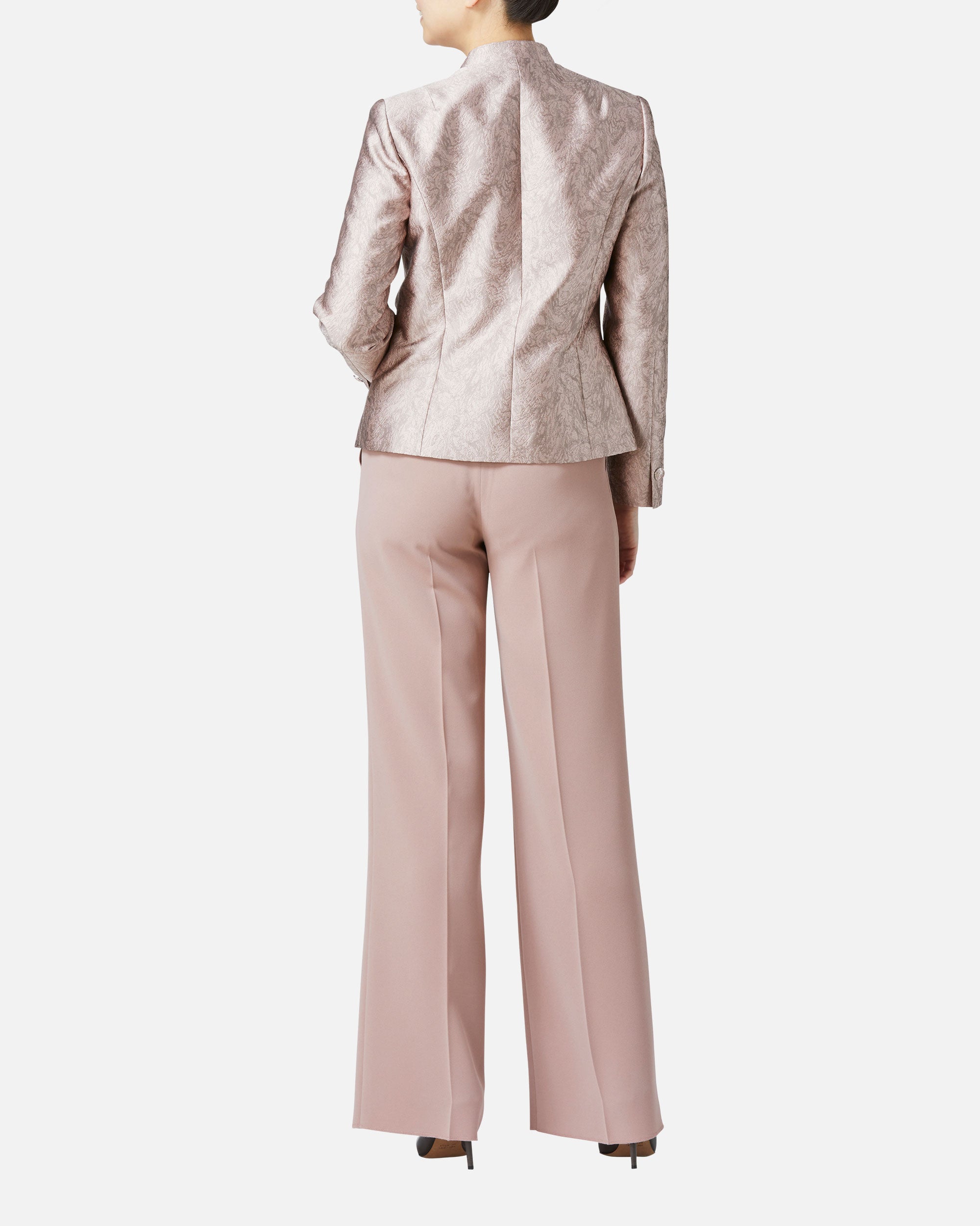 Heart neck collarless jacket