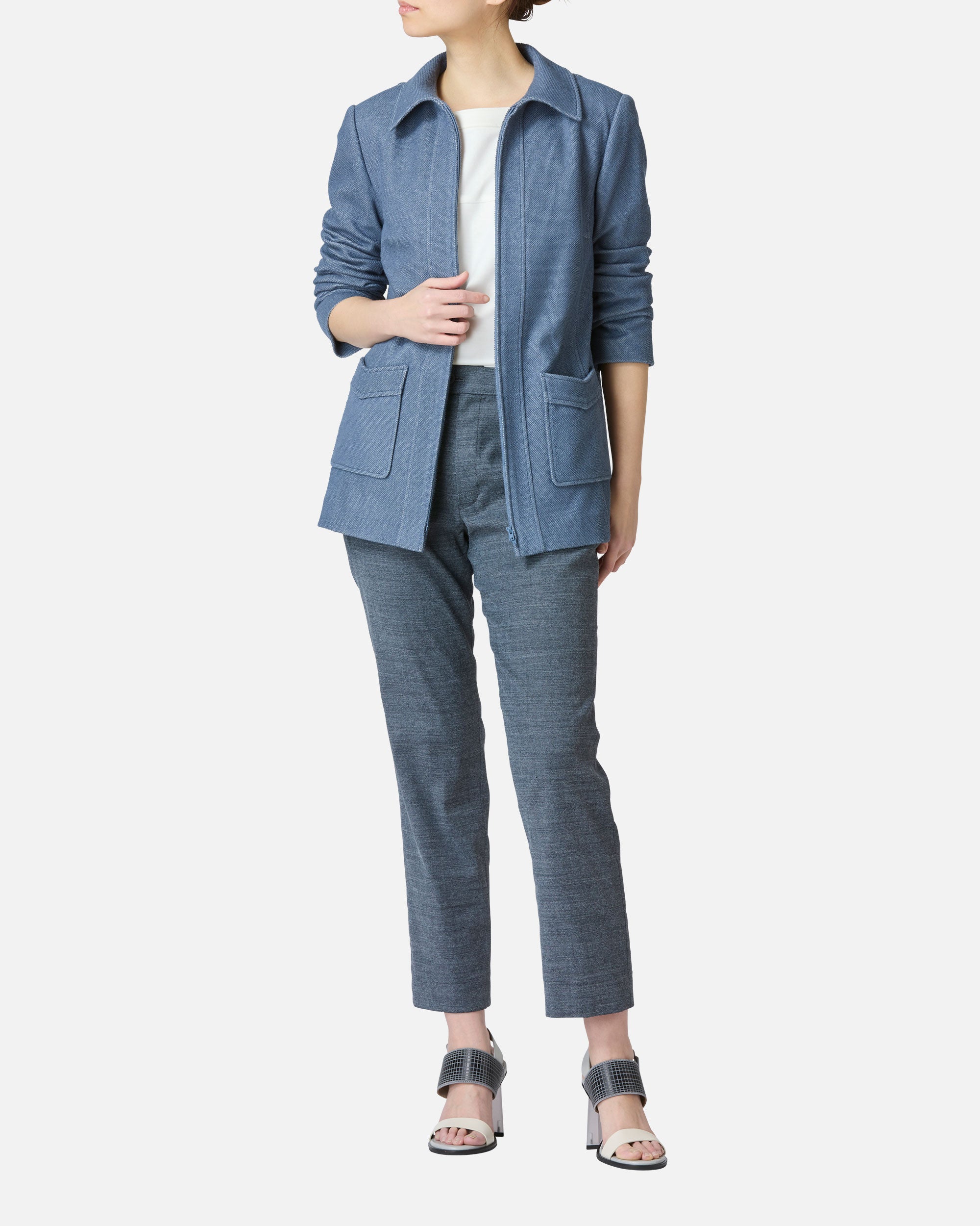 Crew neck sleeveless blouse