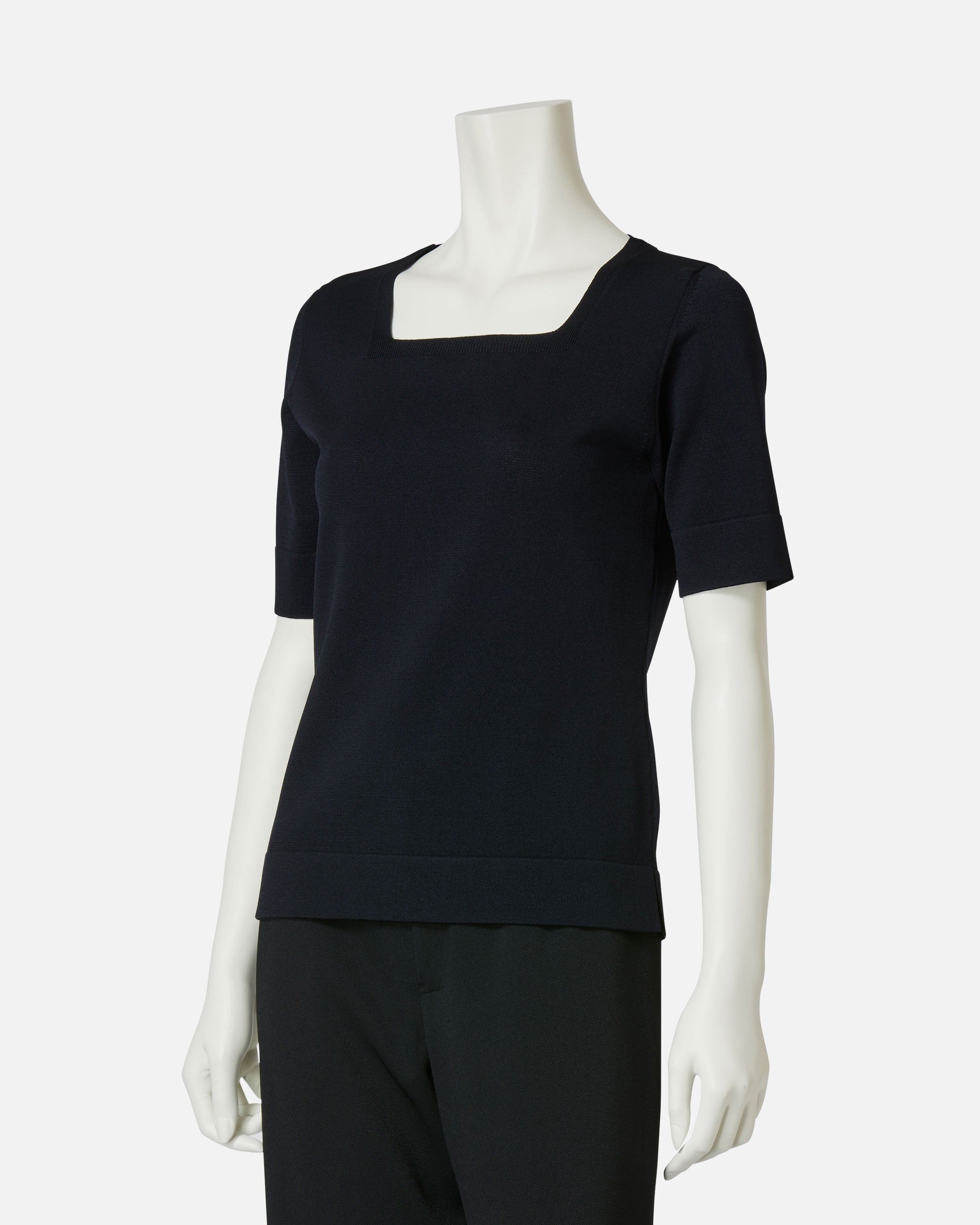Square neck pullover