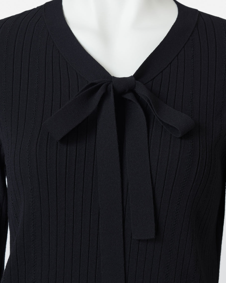 Bowtie knit pullover