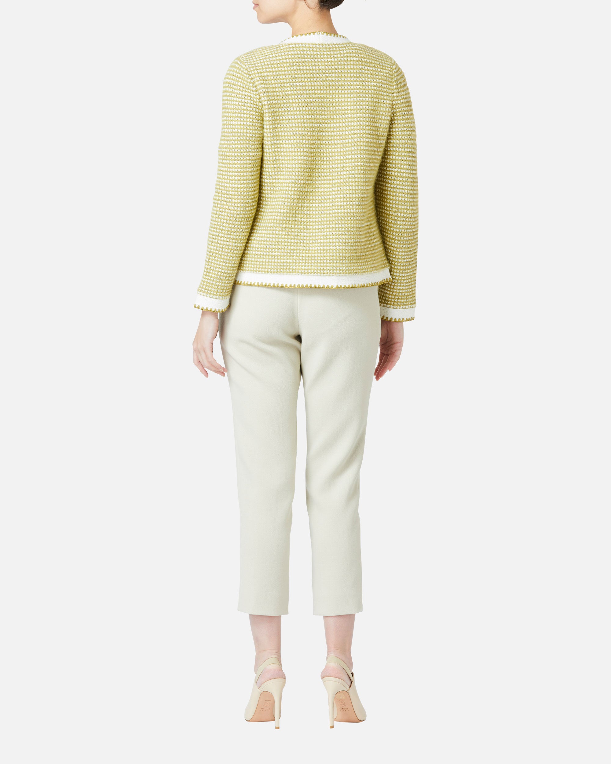 No-collar jacket-like cardigan
