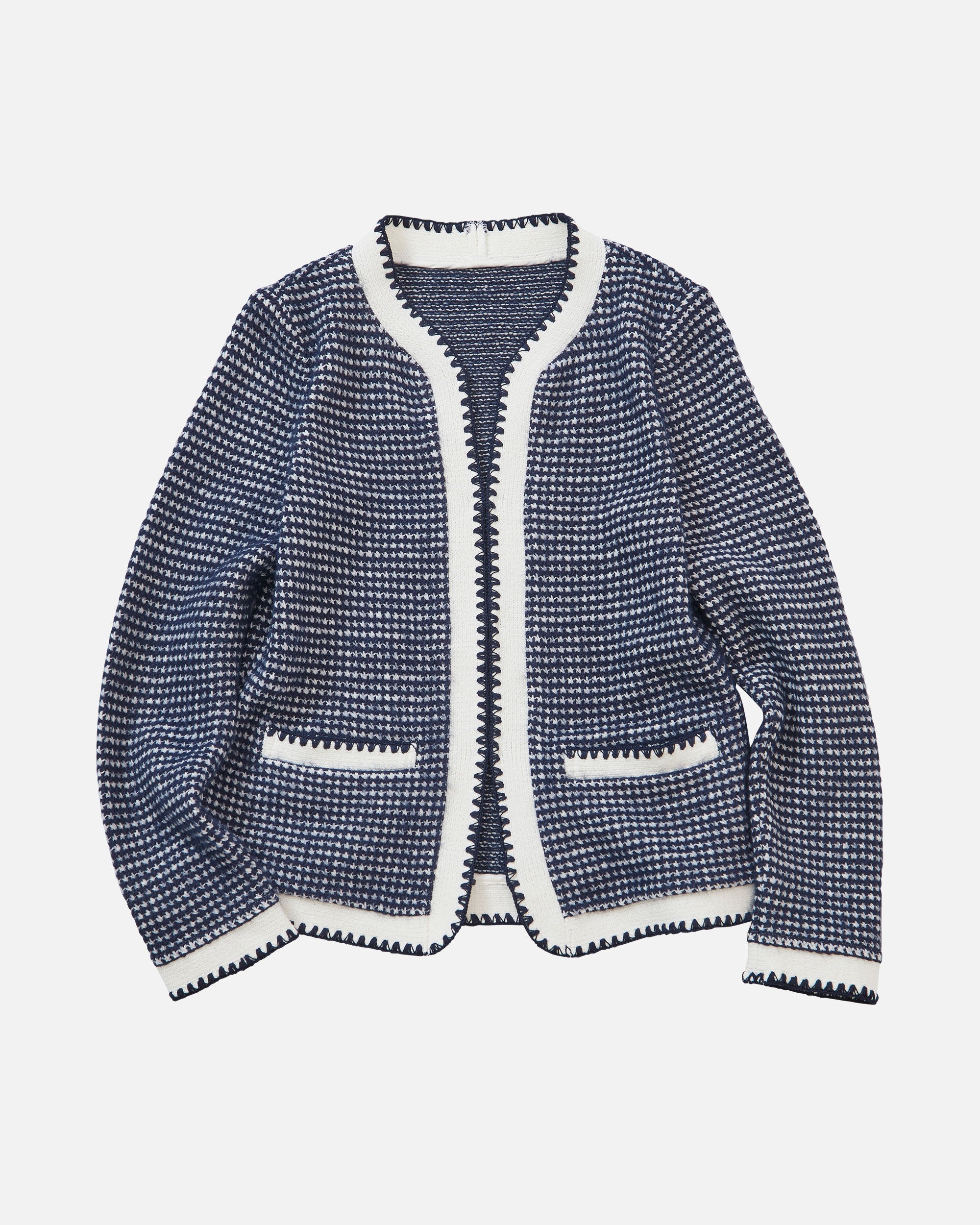 No-collar jacket-like cardigan