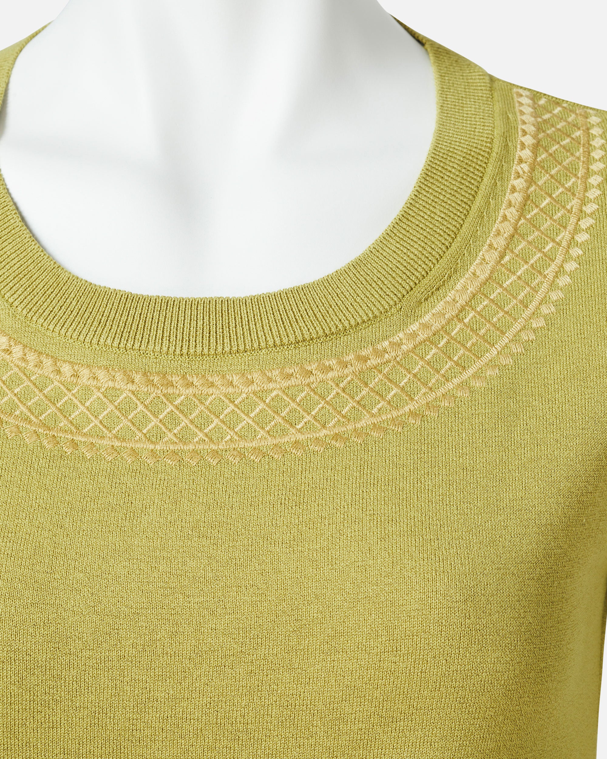 Embroidered stitch knit pullover