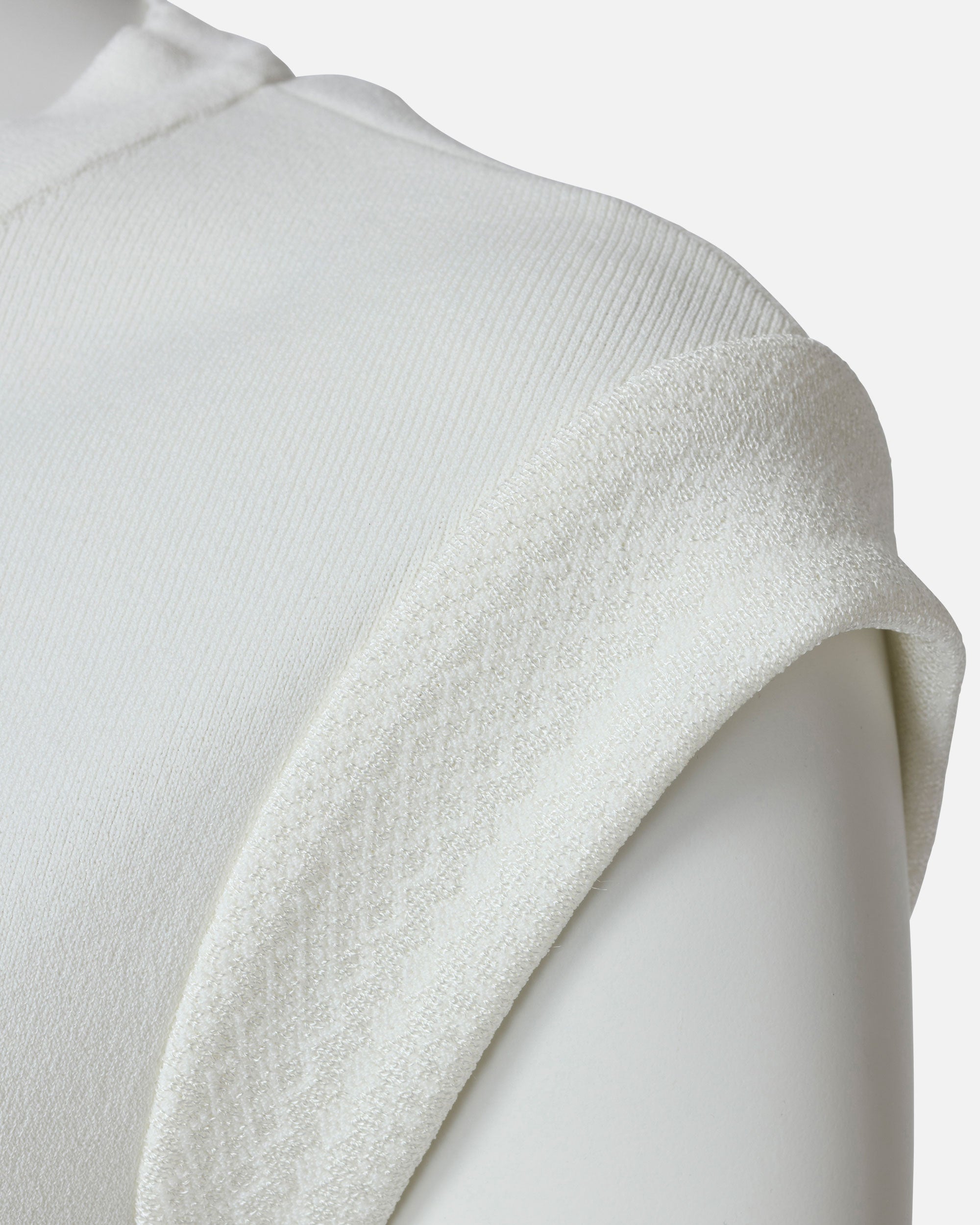 Armlet knit pullover