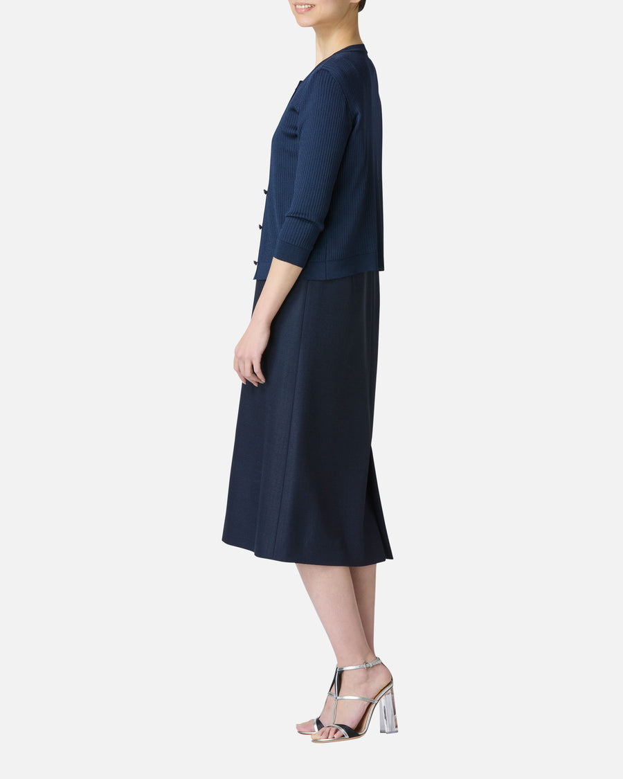 V-neck sleeveless dress