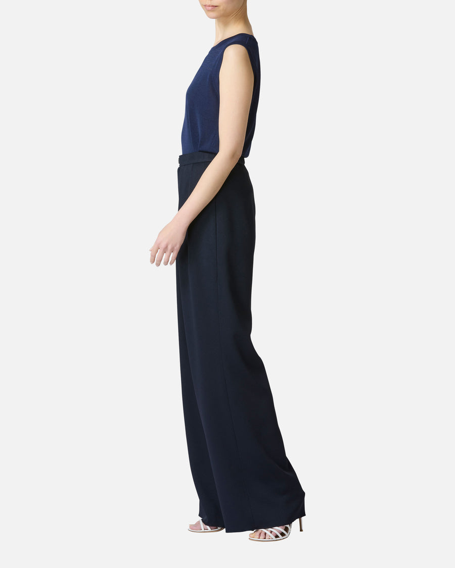 Stretch knit sleeveless pullover