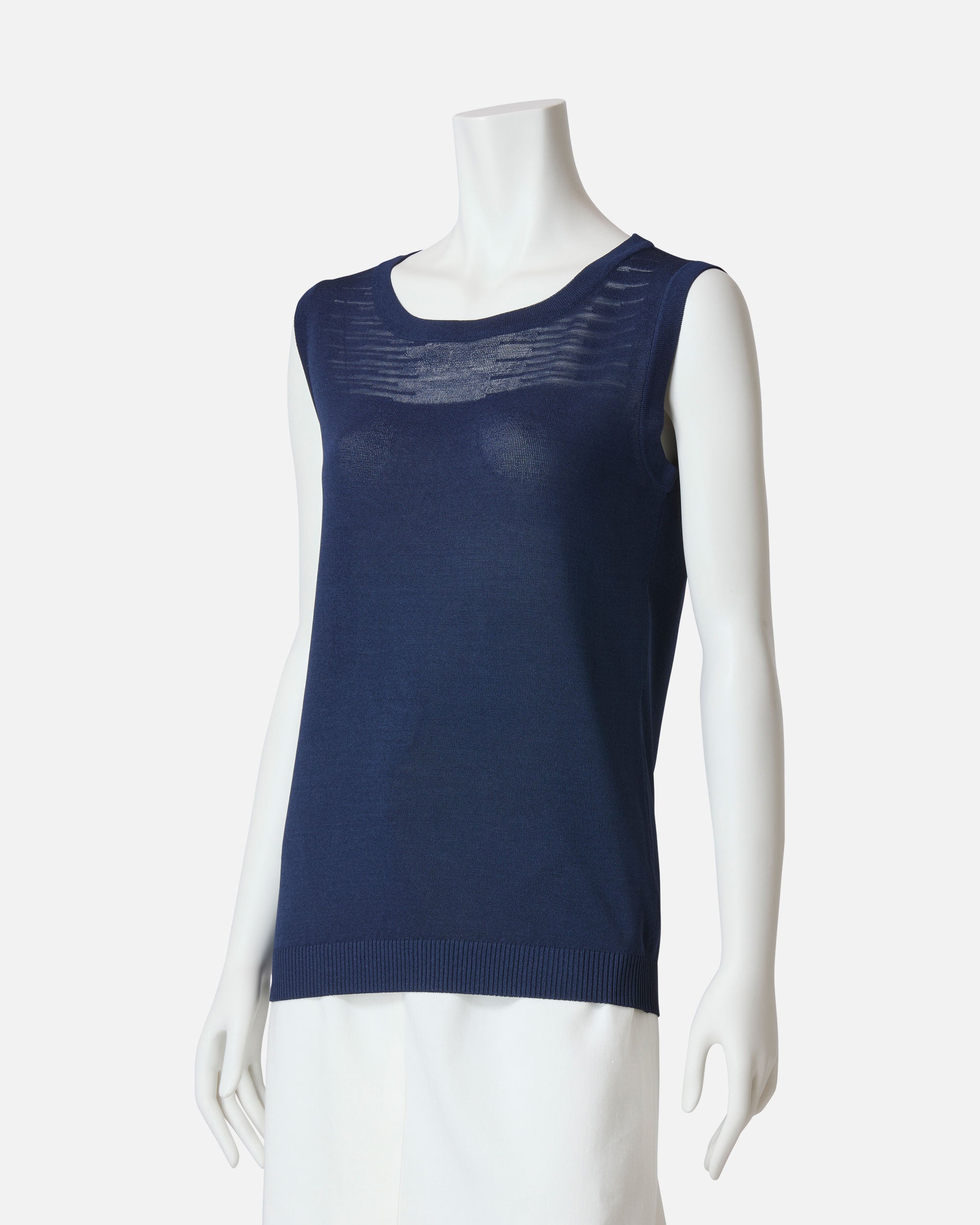 Stretch knit sleeveless pullover