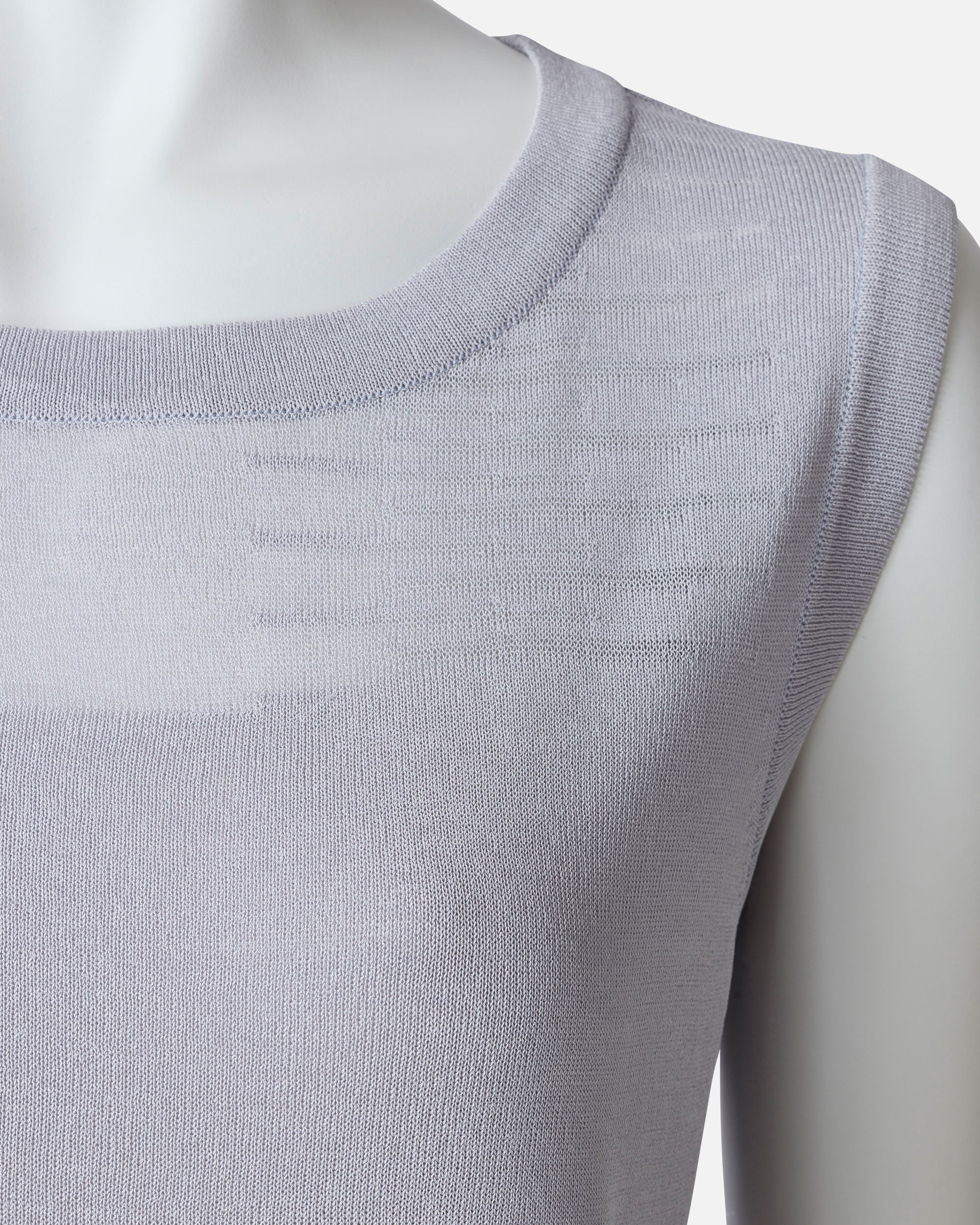 Stretch knit sleeveless pullover