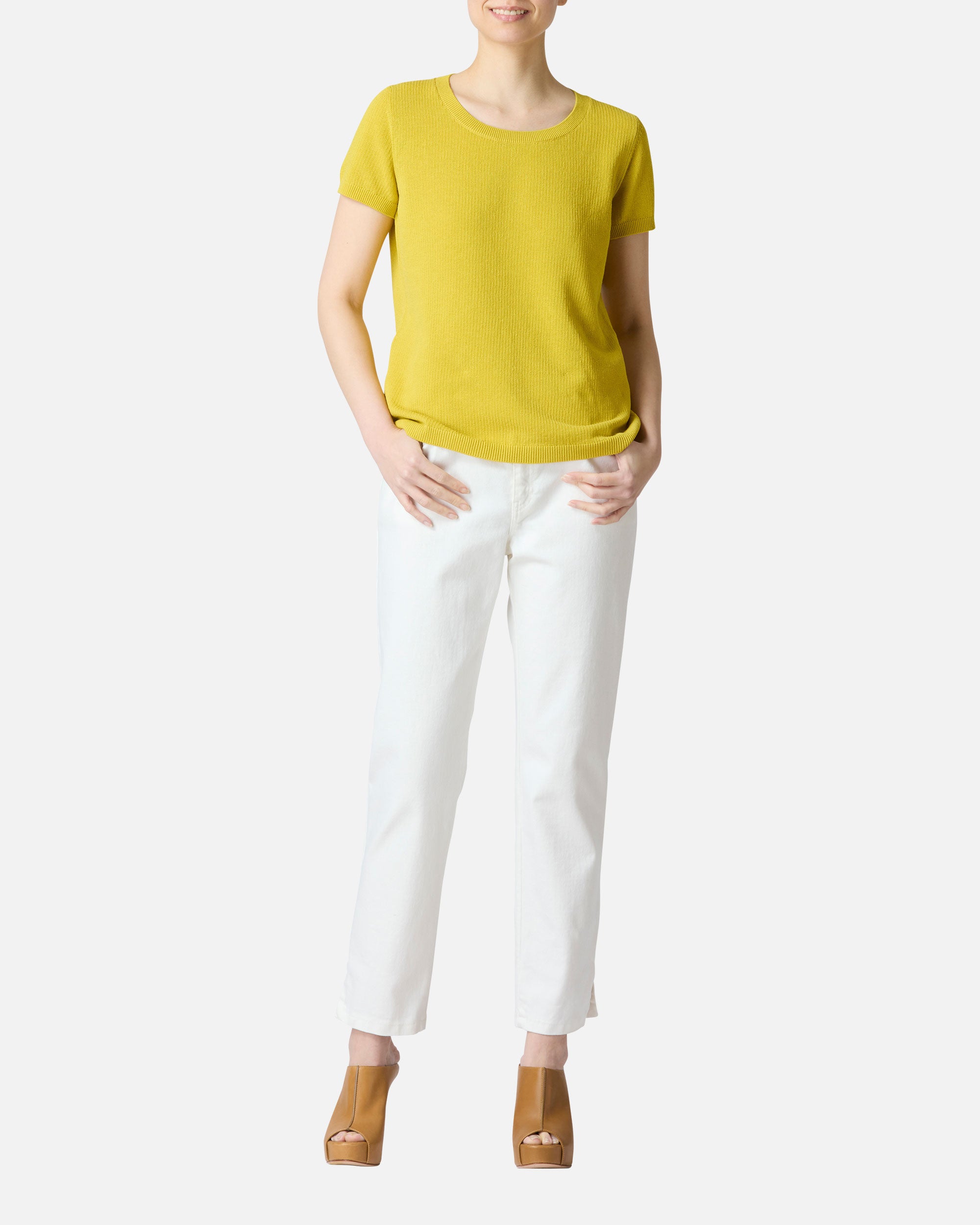 White denim pants