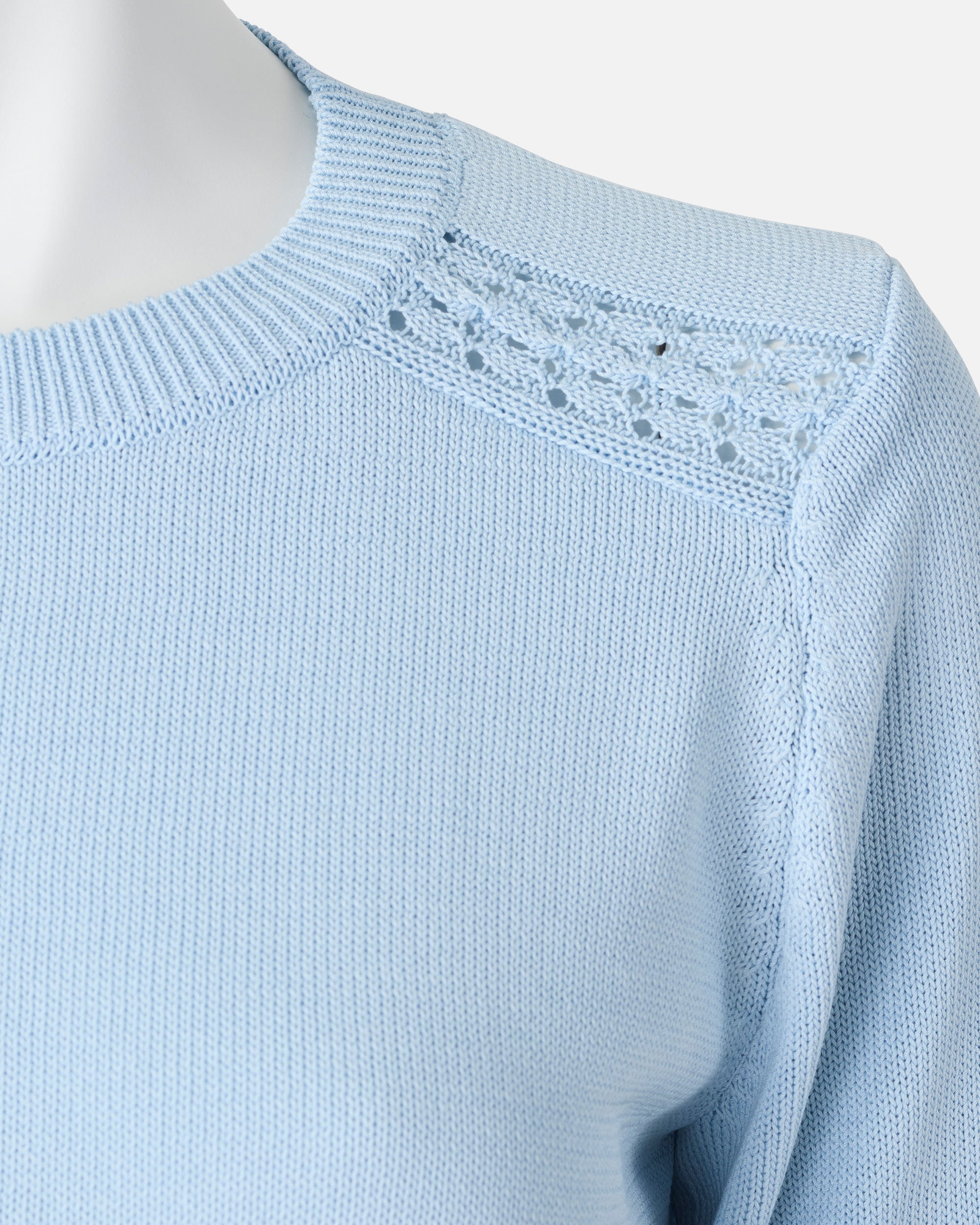 Knitted pullover