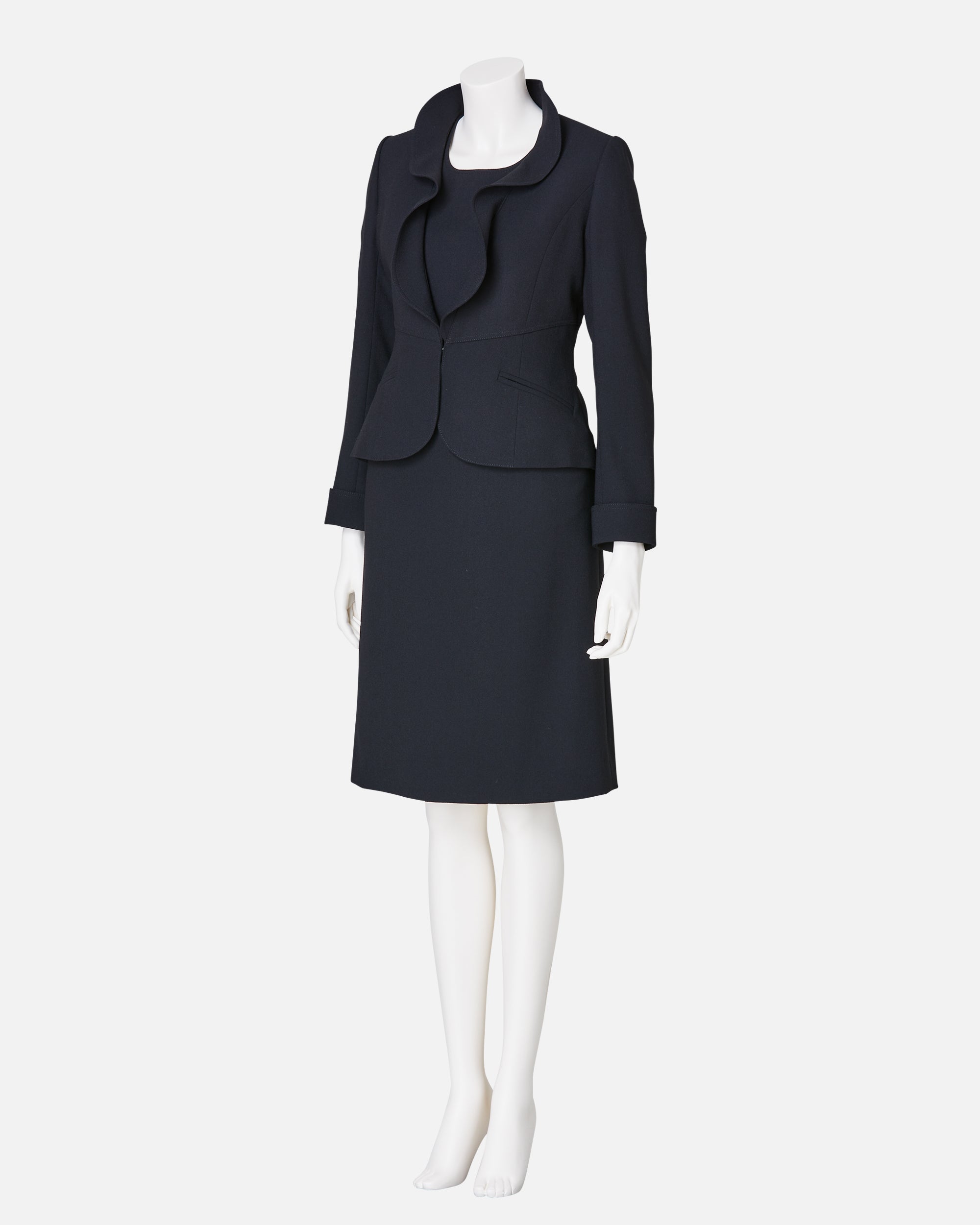 Frill collar ensemble